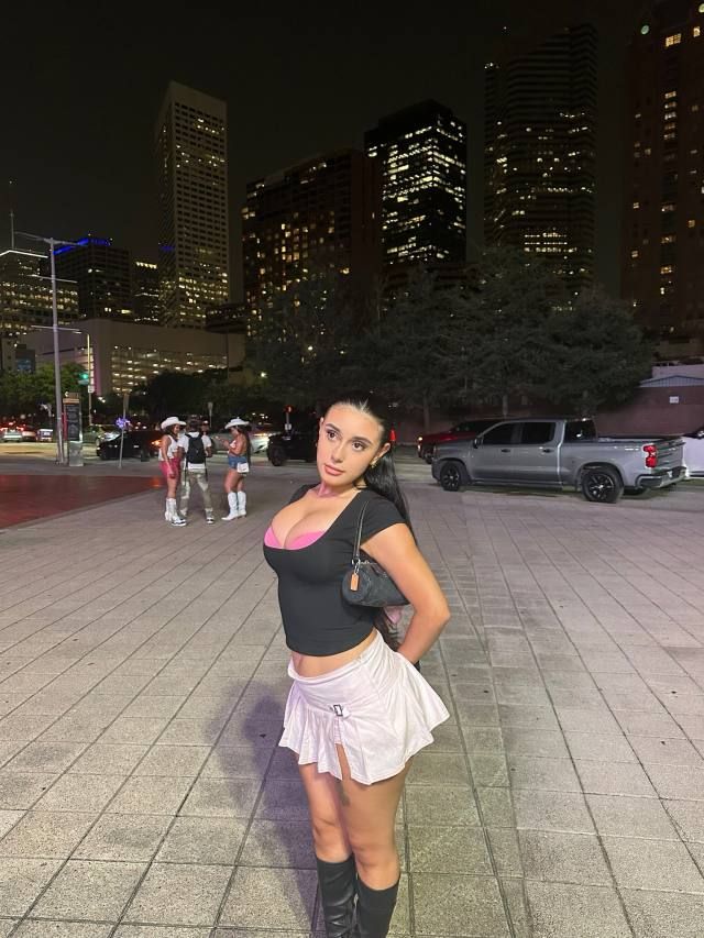 I'M DORA ACTIVE 24/7 FOR SEX AND FULL BODY MASSAGE🥰CAR DATE🍆 GFE😋🍆 FACETIME FUN🍆😋🍆 TEXT/CALL 8142235554 WhatsApp 8142235554 - Image 3